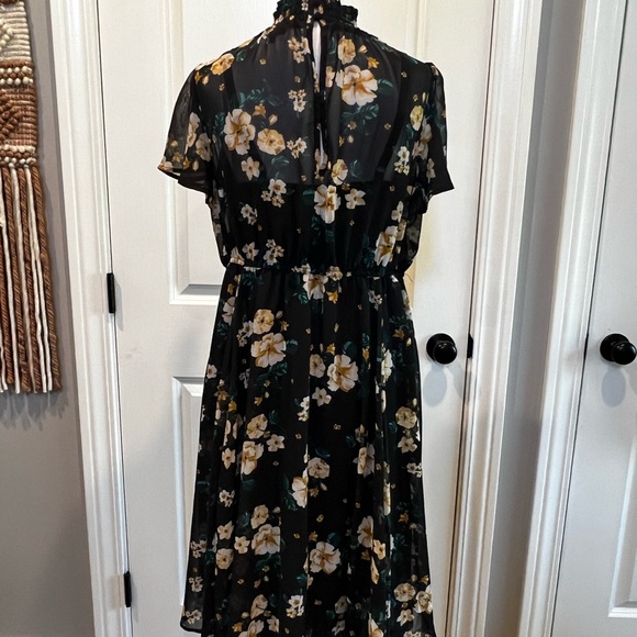 Torrid mini Chiffon Smocked Dress black floral sz 00 (equals size medium or 10) - Picture 9 of 12